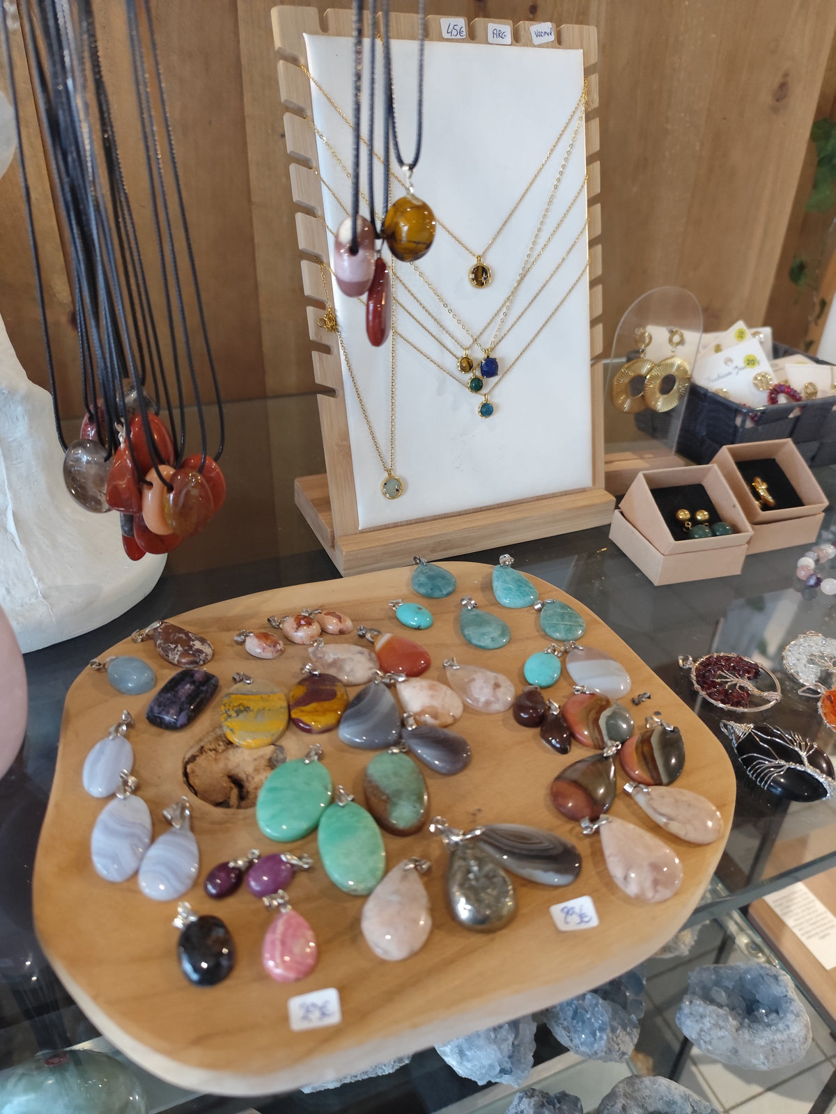 Pendentifs en pierre naturelle