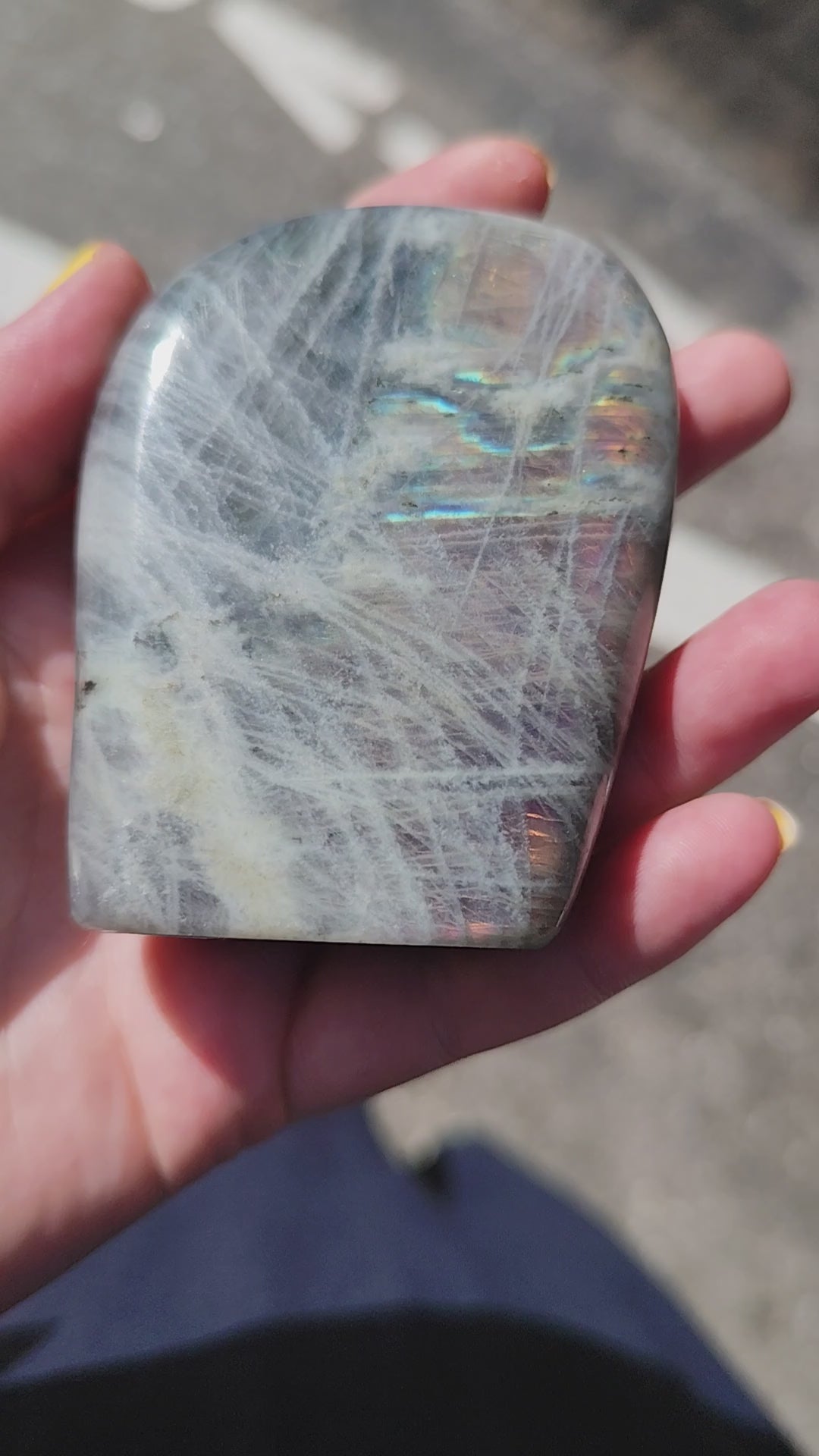 Labradorite Sunset de Madagascar – Pièce décorative en pierre naturelle  330g