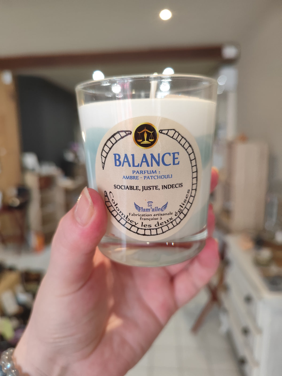 Bougie signe astrologique Balance ♎ — Ambre & Patchouli