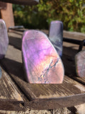 Labradorite Sunset aux reflets violet argenté – Pièce unique