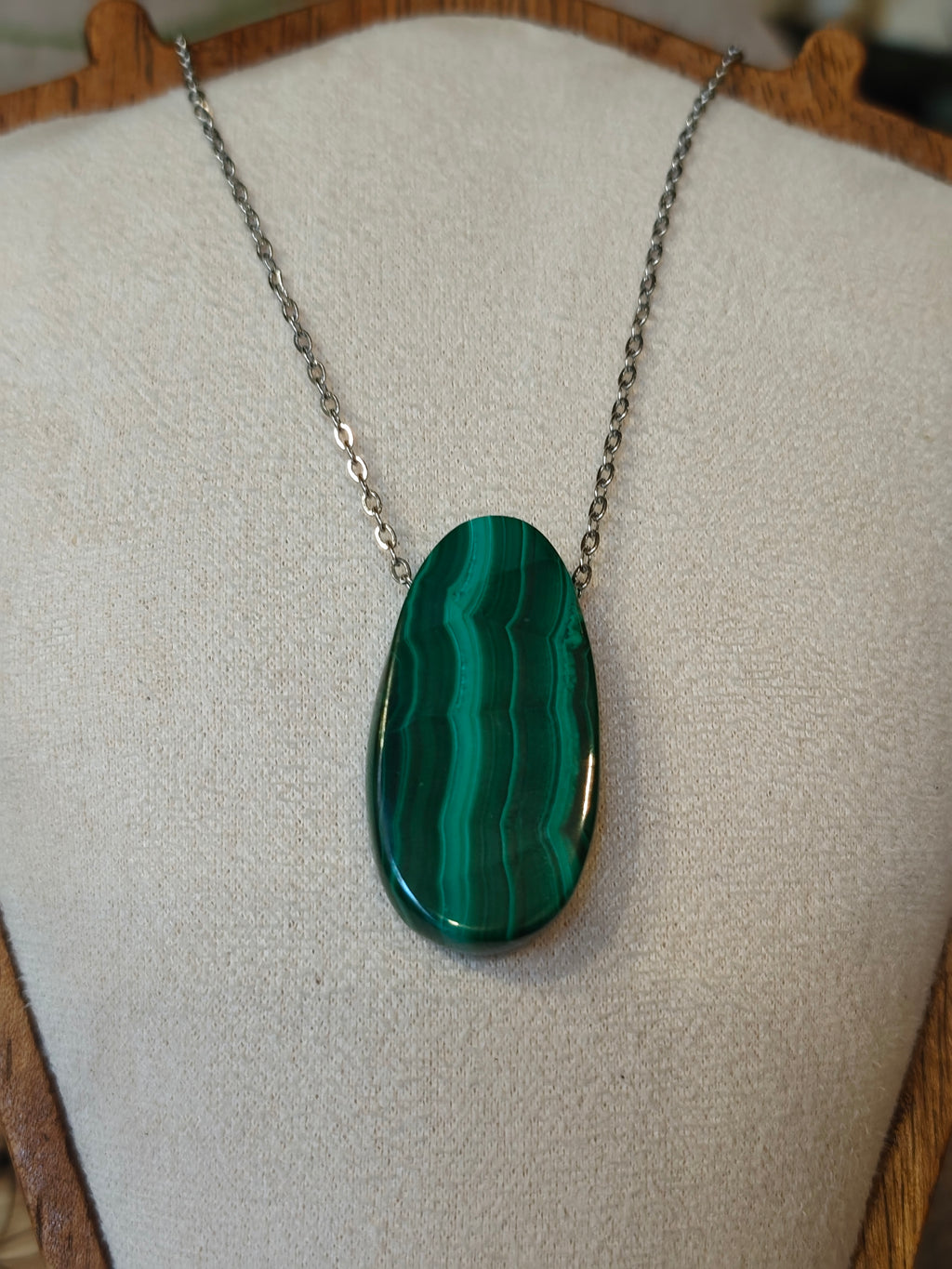 Pendentifs en malachite – pièces uniques