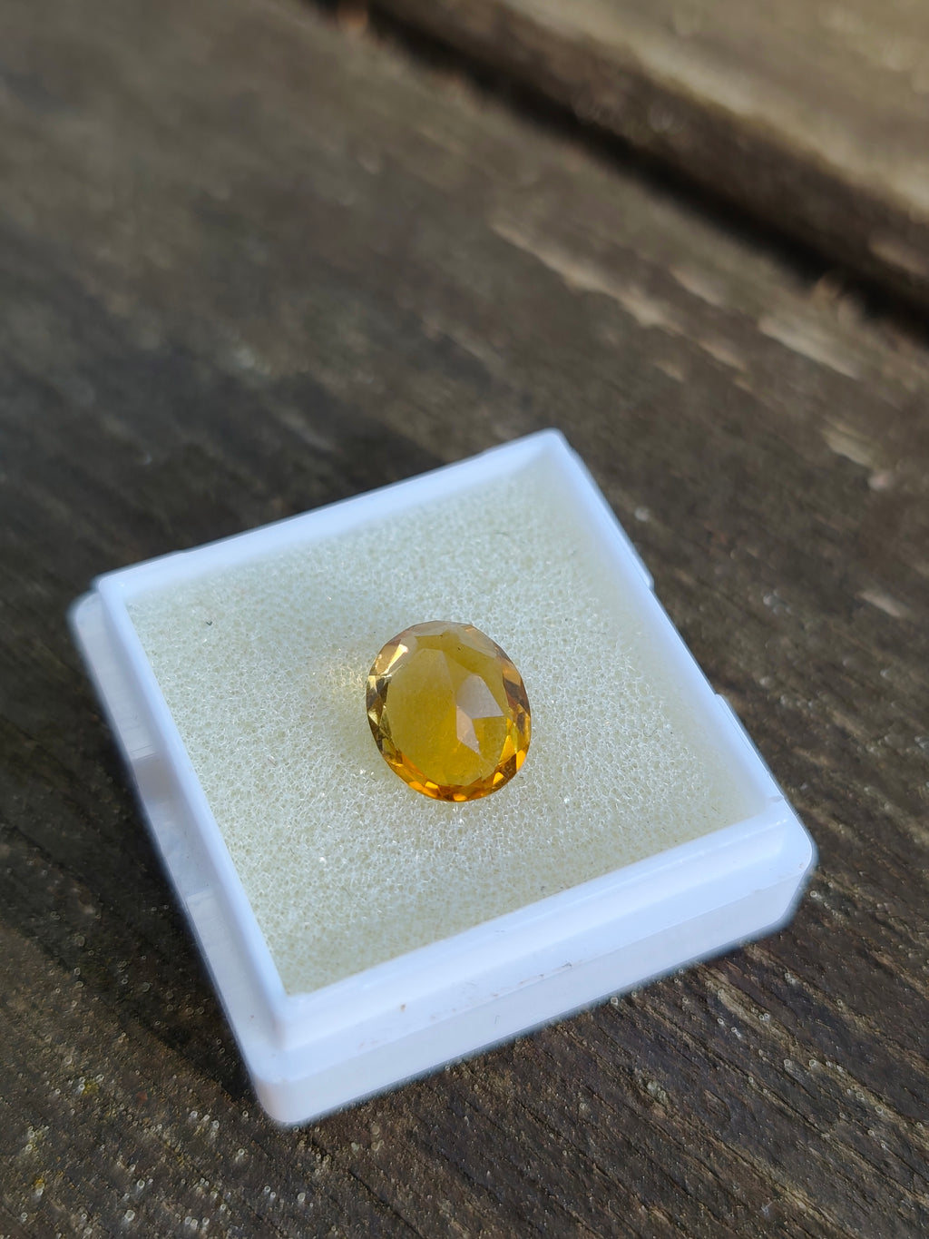 Citrine naturelle facettée — 2,25 carats