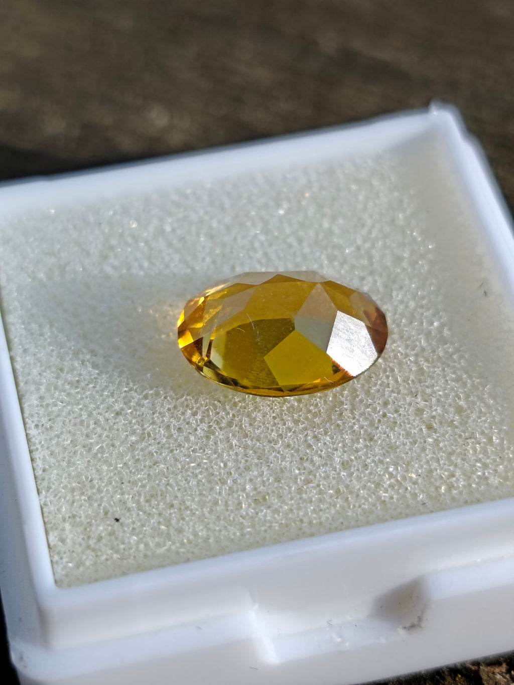 Citrine naturelle facettée — 2,25 carats