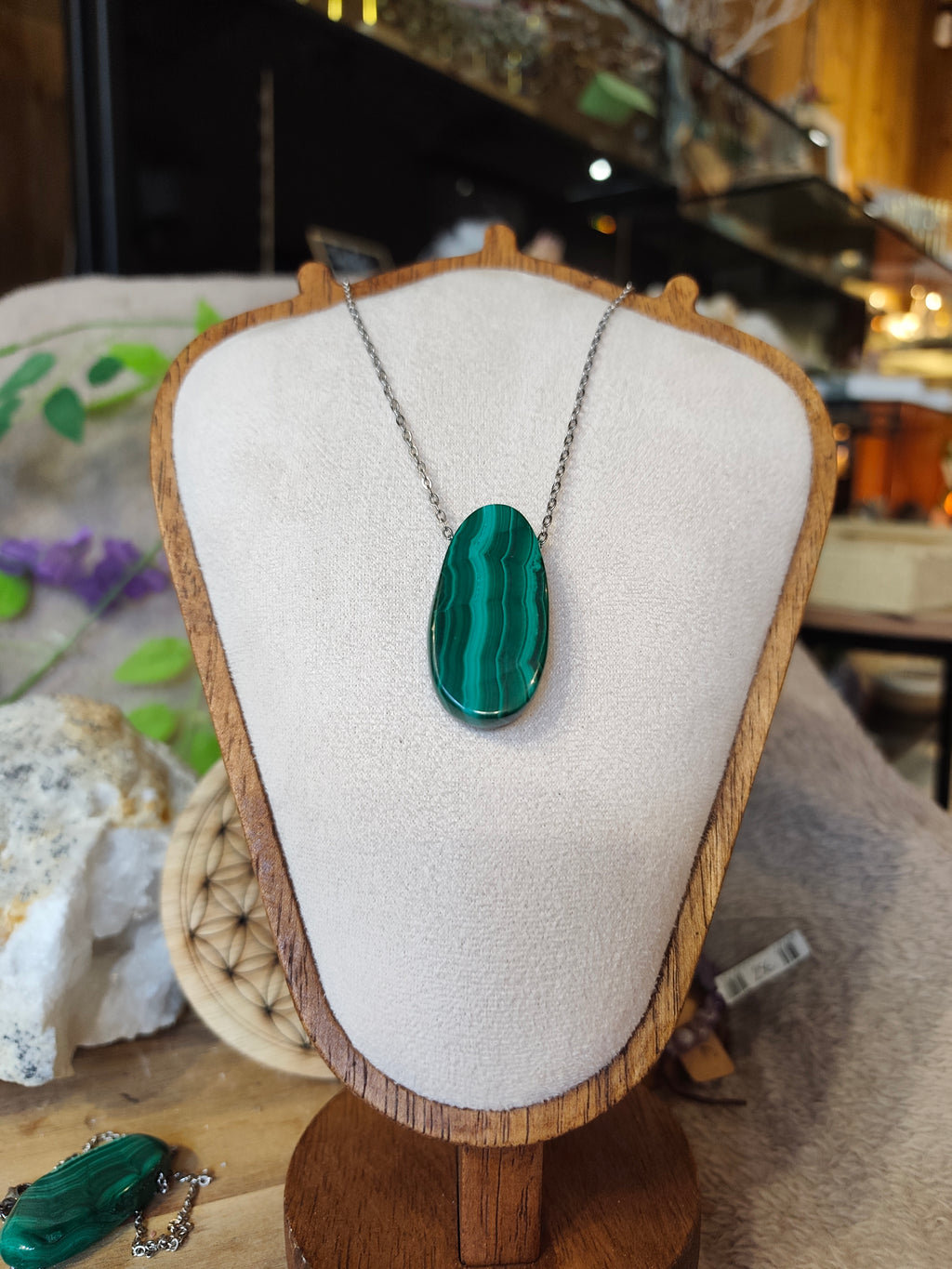 Pendentifs en malachite – pièces uniques