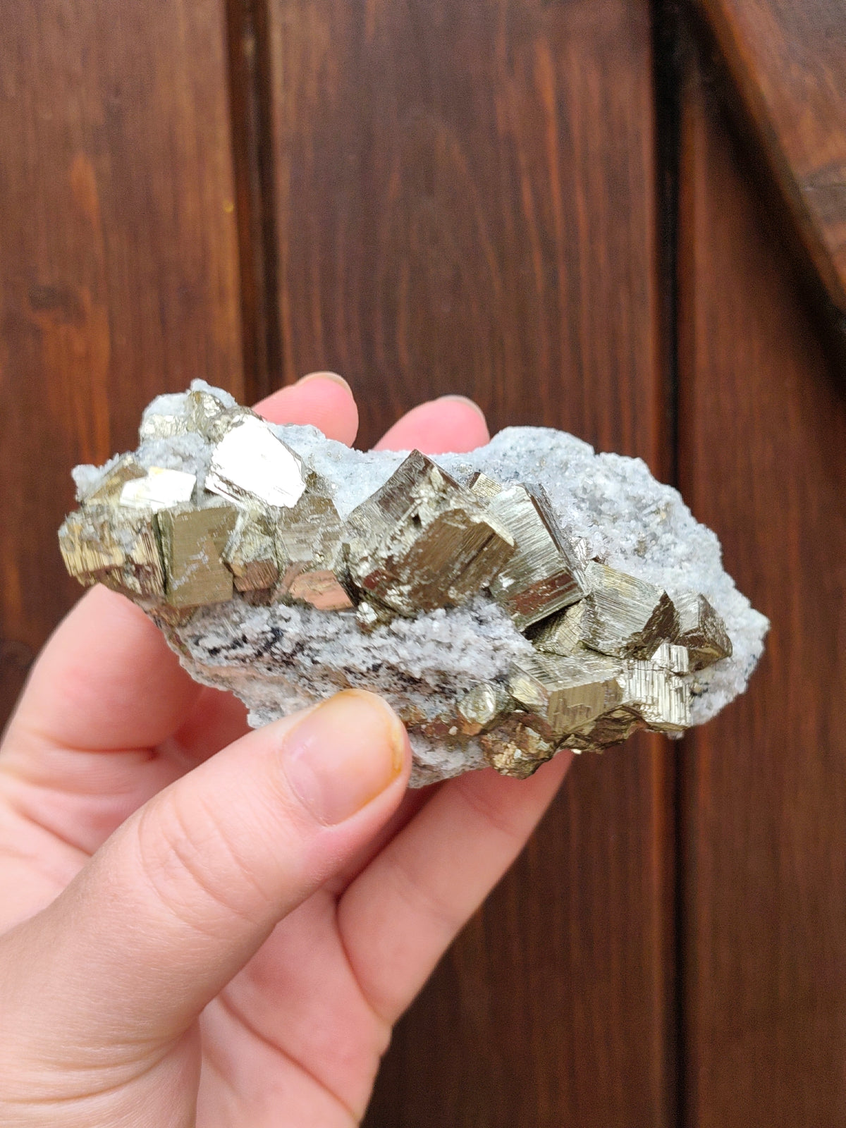 Pyrite sur quartz naturel – Pièce unique